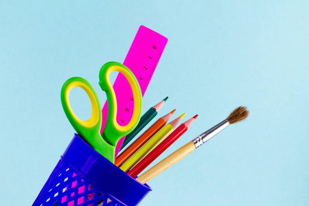 学校用品大观 文具用品的组成与分类